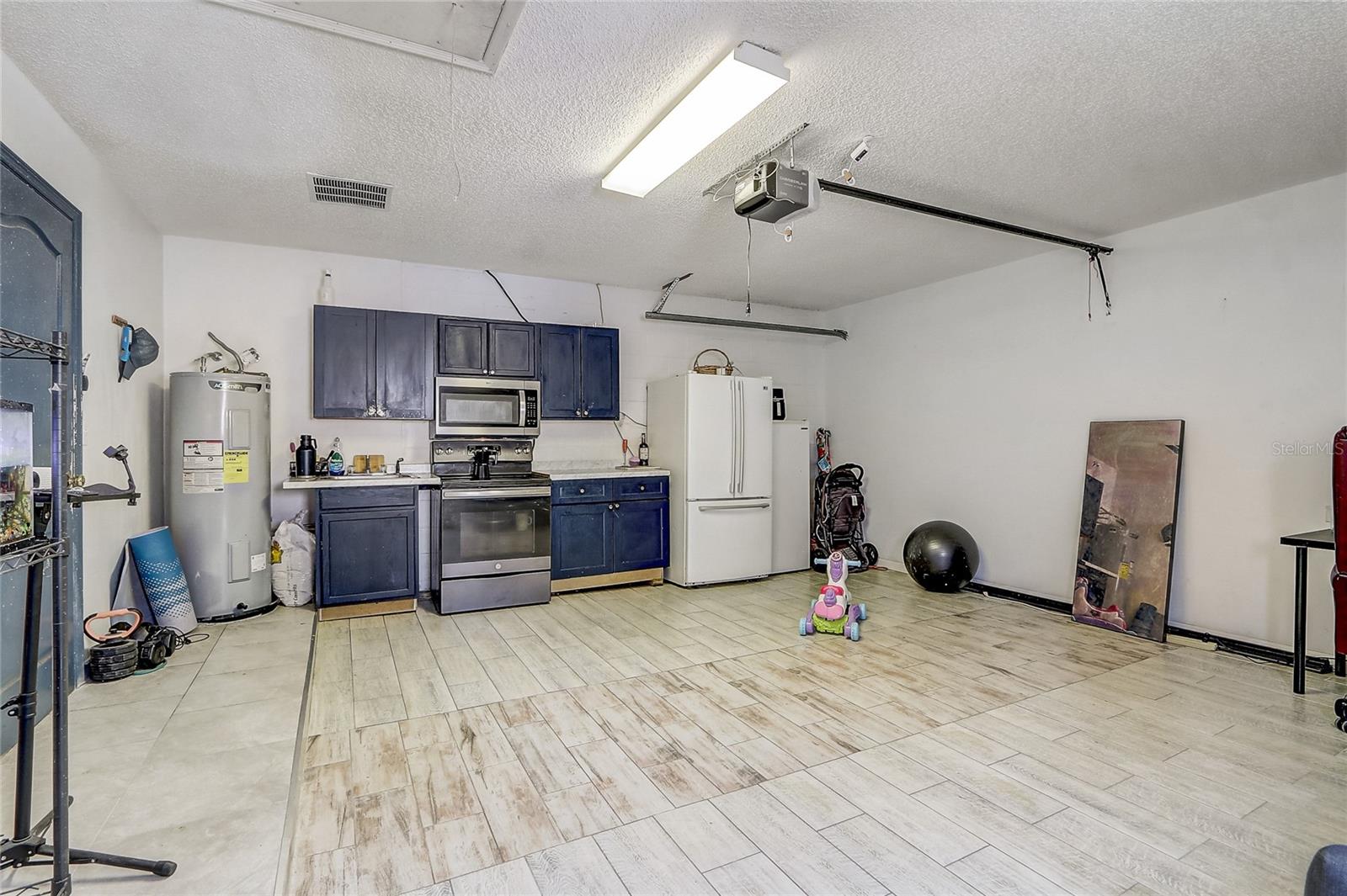 2191 Alclobe Cir Property Photo 31