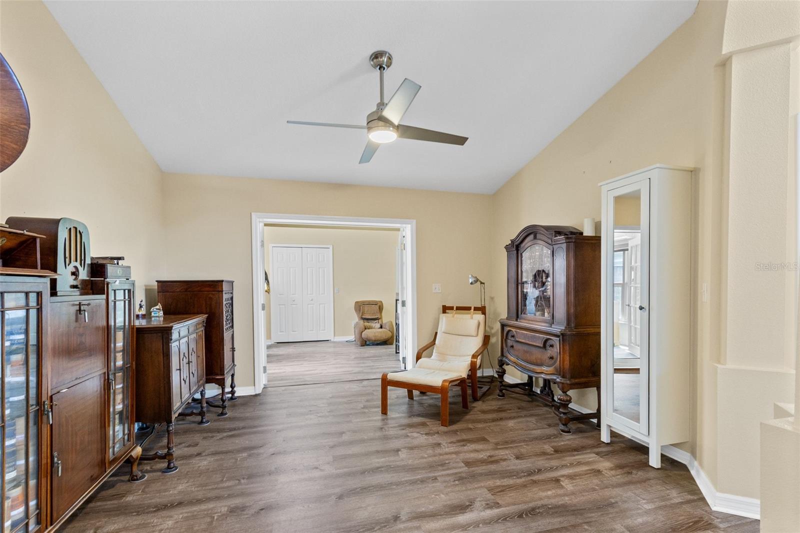 216 Tavestock Loop Property Photo 6