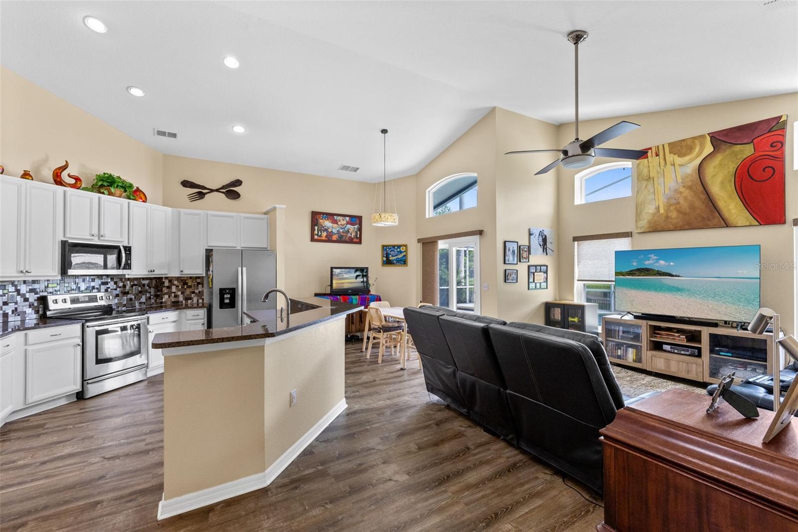 216 Tavestock Loop Property Photo 18