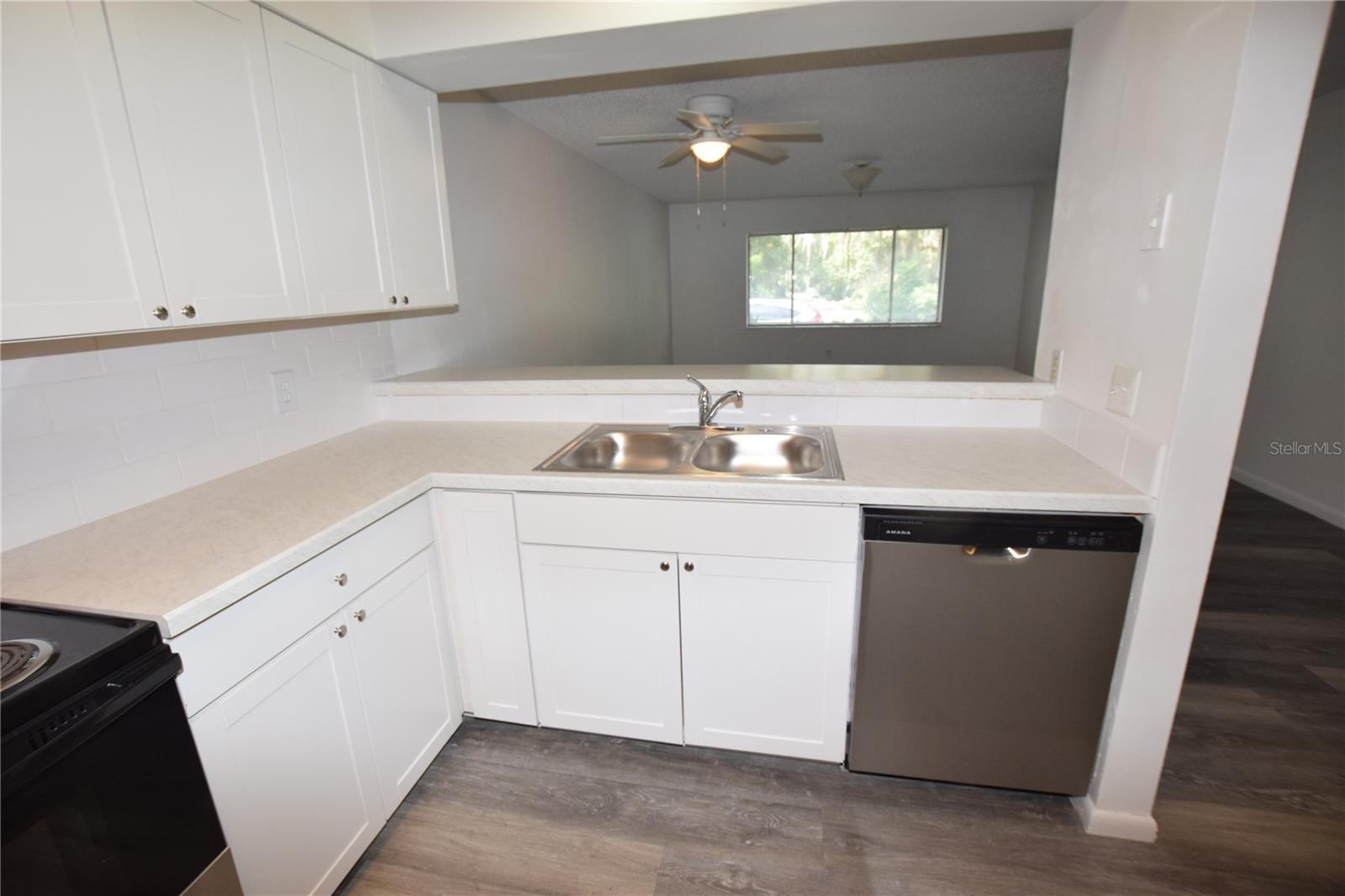 906 Sumter St Property Photo 9