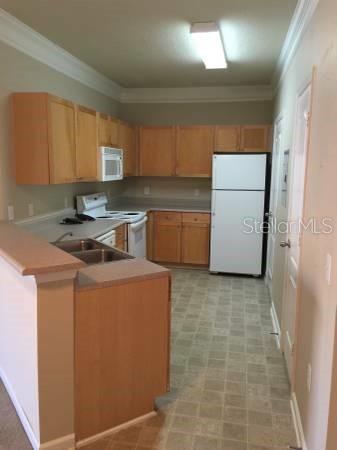 19914 Villa Creek Dr #203 Property Photo 2