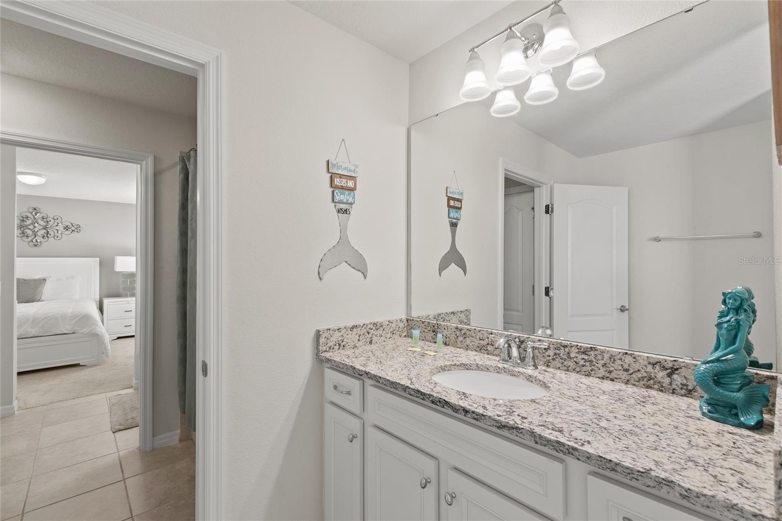 2451 Luxor Dr Property Photo 13