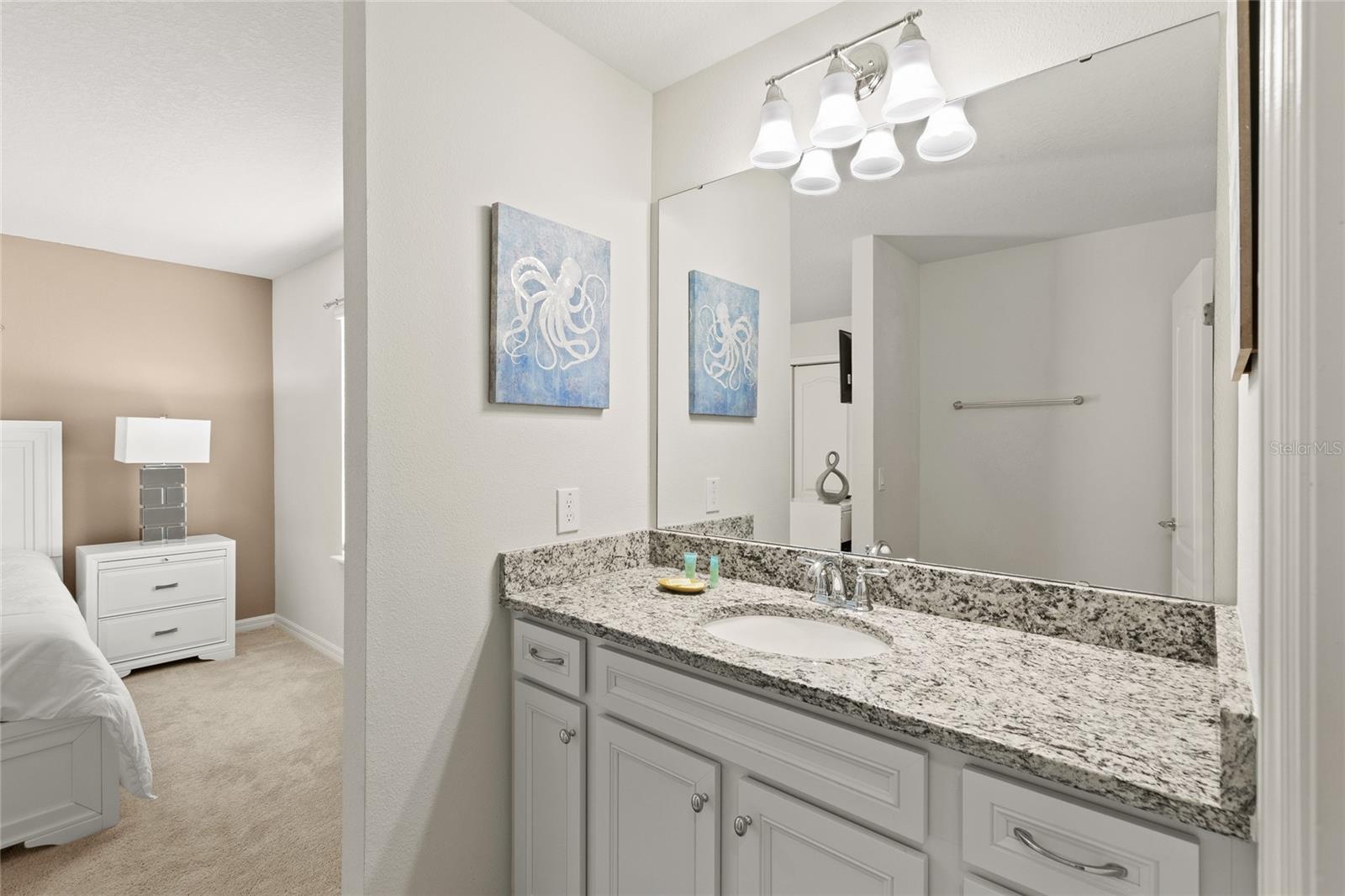 2451 Luxor Dr Property Photo 15