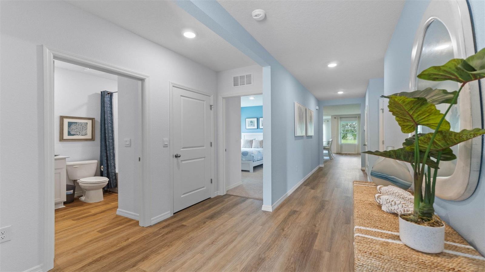 2501 Dorset Ct Property Photo 3