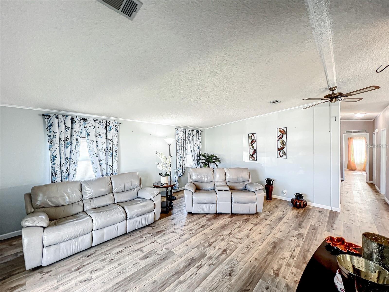 1785 Quail Hill Dr Property Photo 4