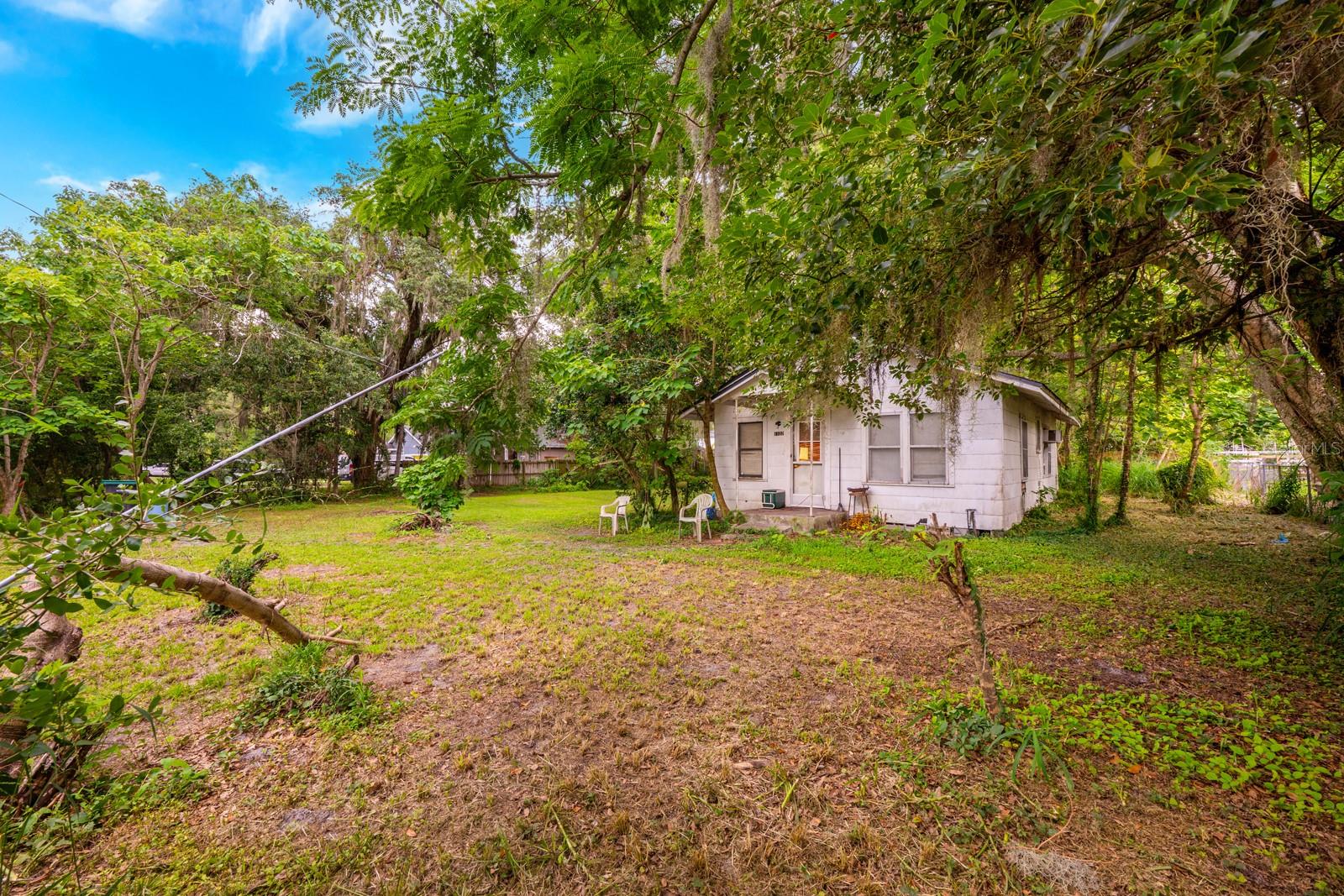 1102 Hoffner Ave Property Photo 1