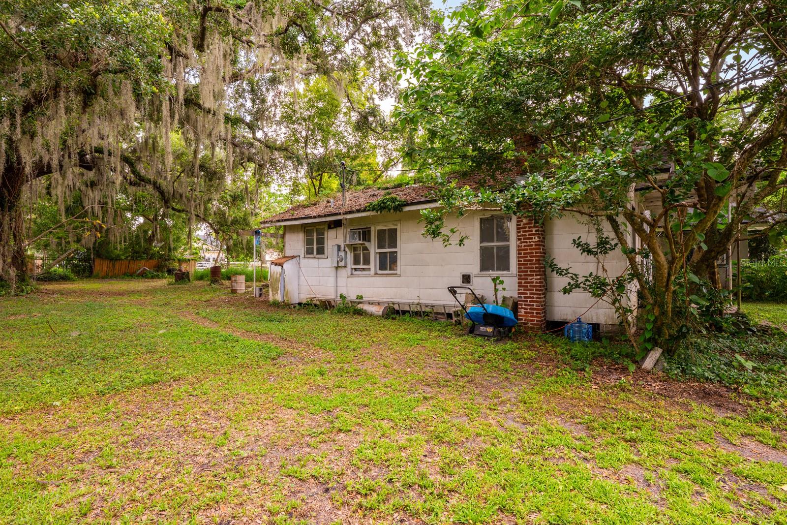 1102 Hoffner Ave Property Photo 7