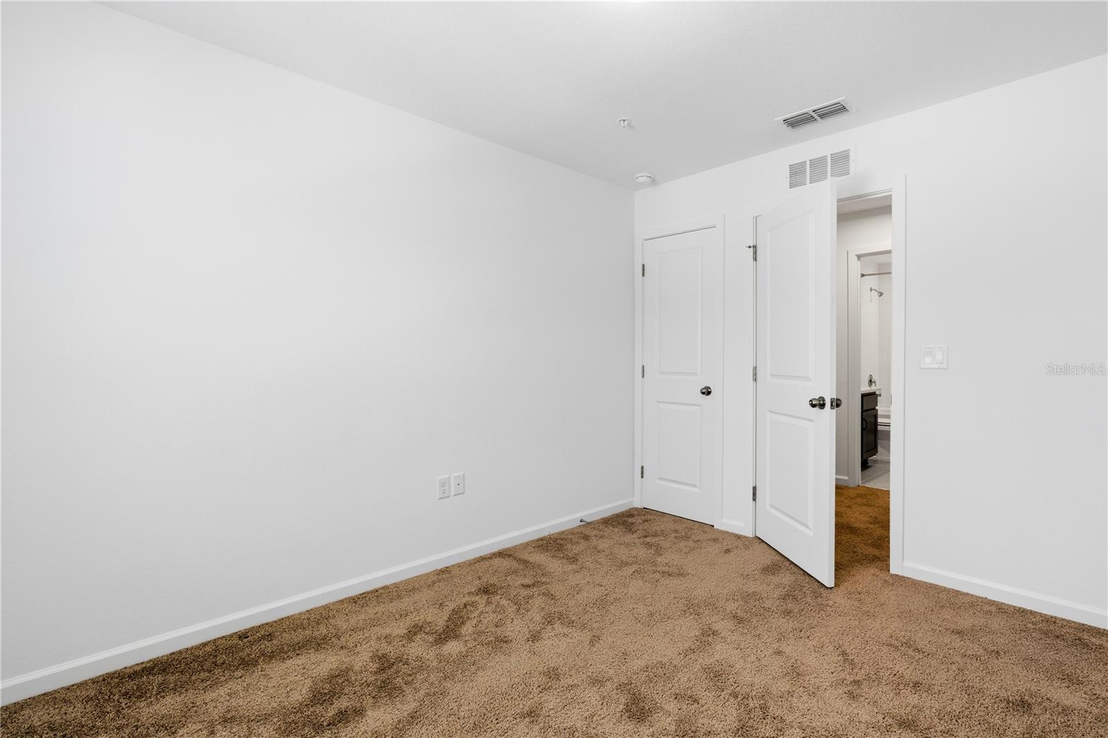 9844 Walkway Dr Property Photo 18