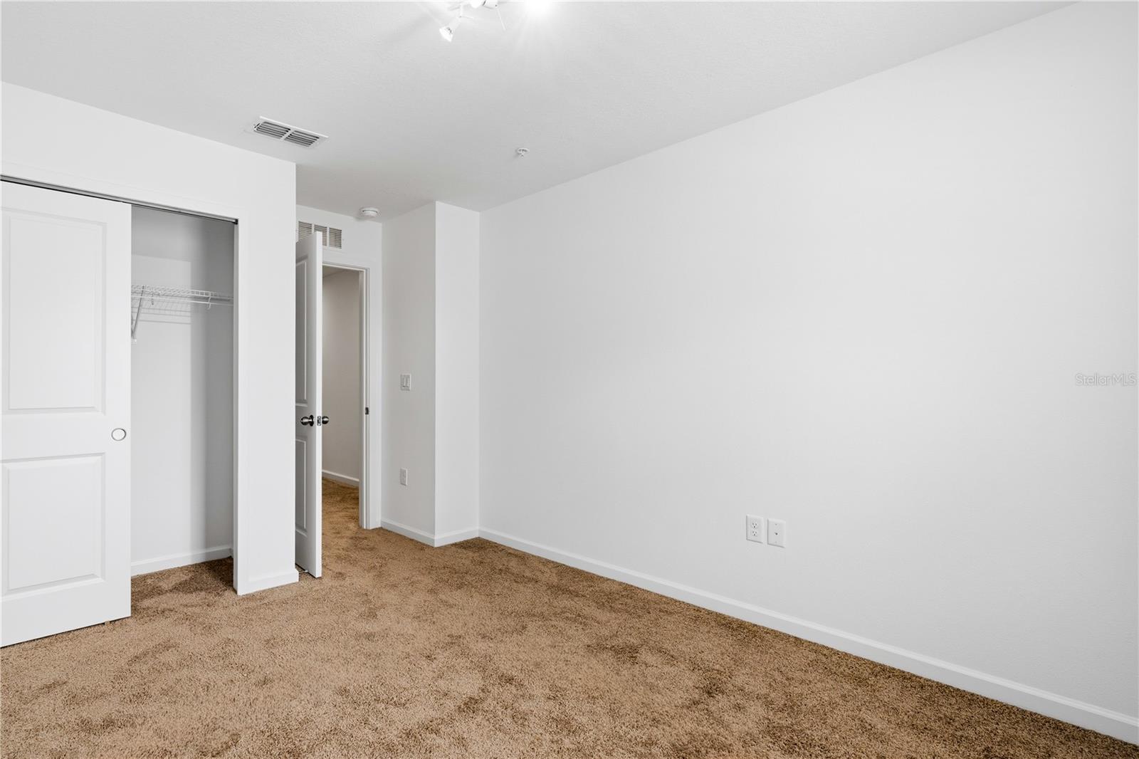 9844 Walkway Dr Property Photo 21