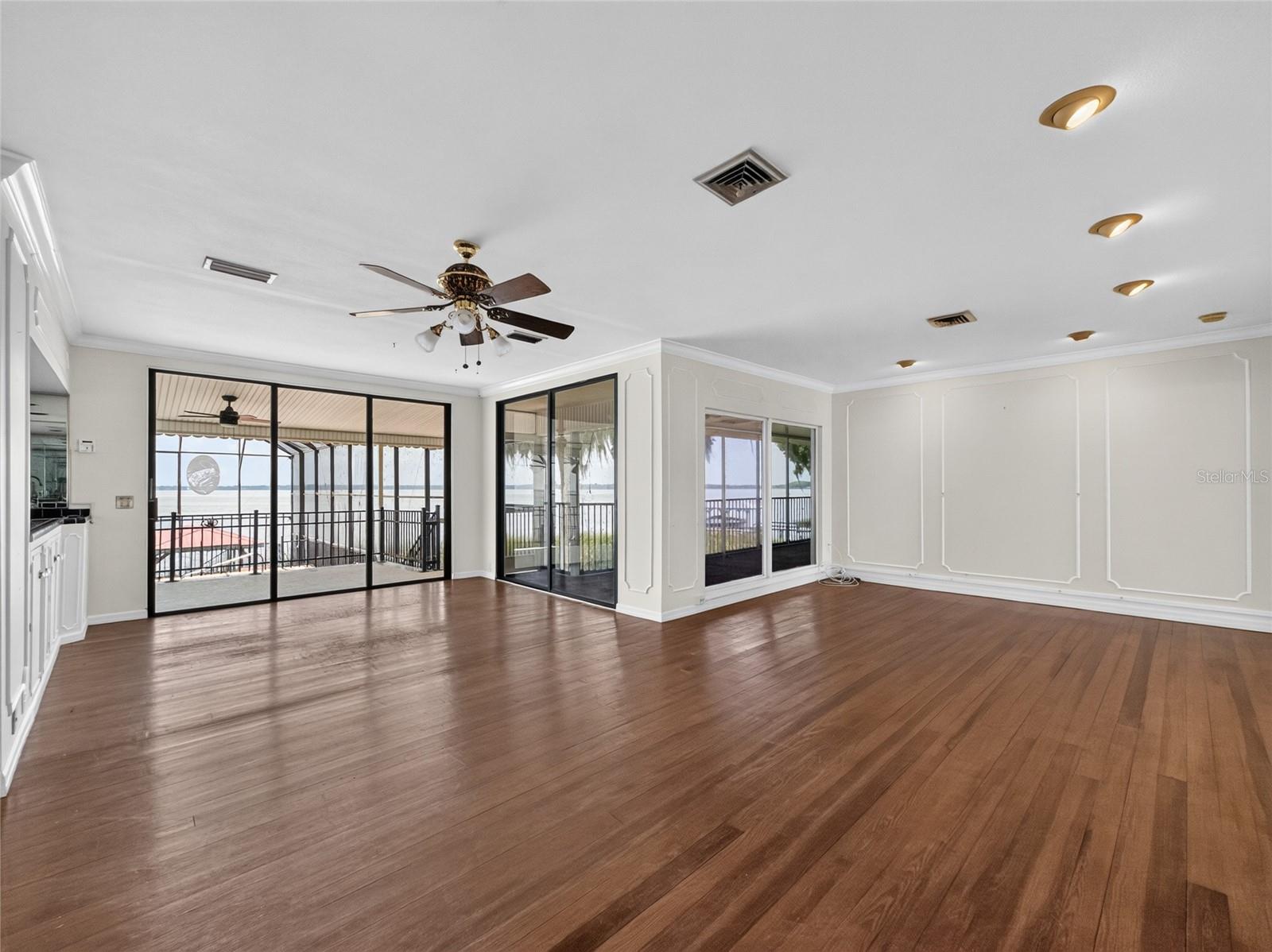 1029 Mellathon Cir Property Photo 15