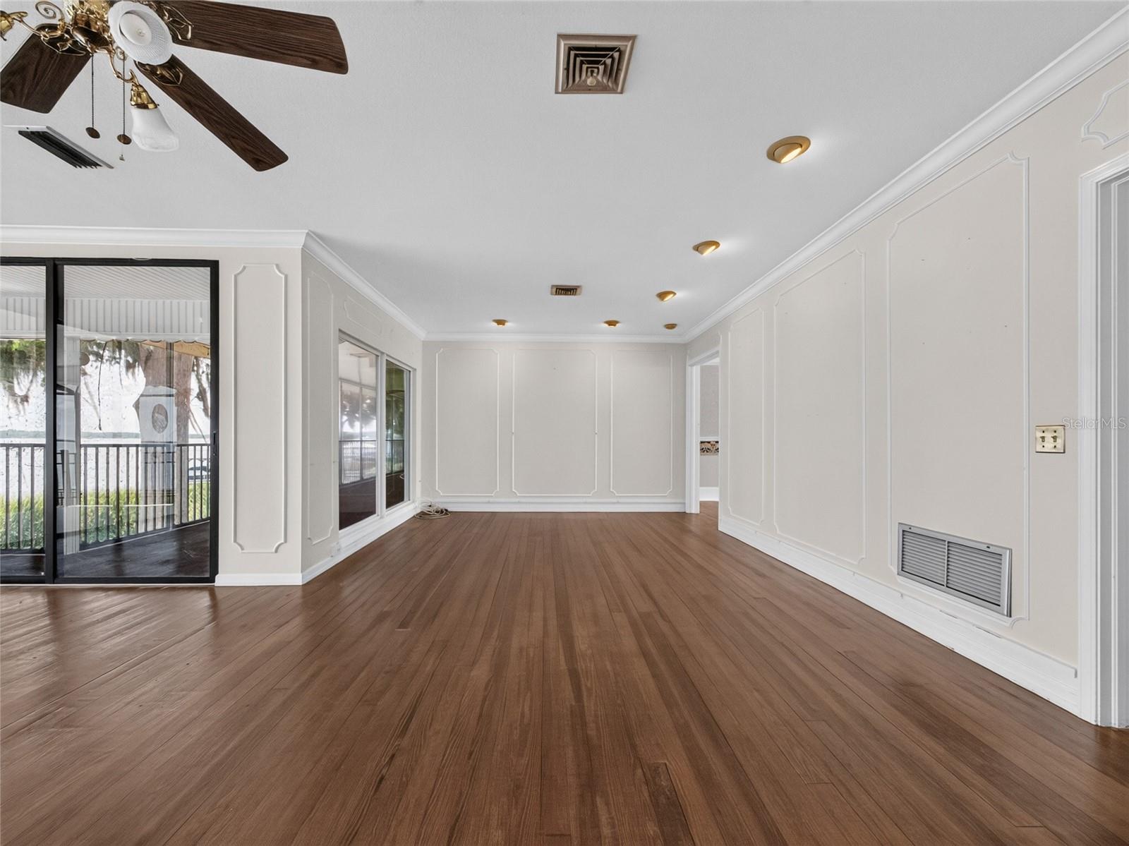 1029 Mellathon Cir Property Photo 17