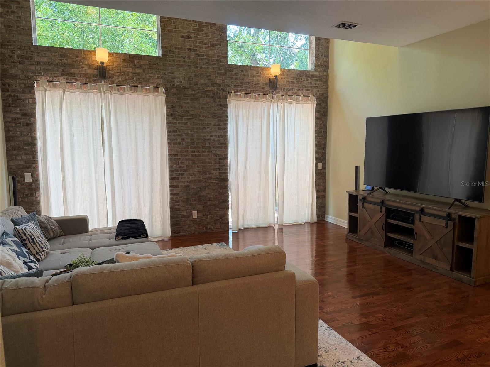 1009 Elmwood St #1009 Property Photo 10