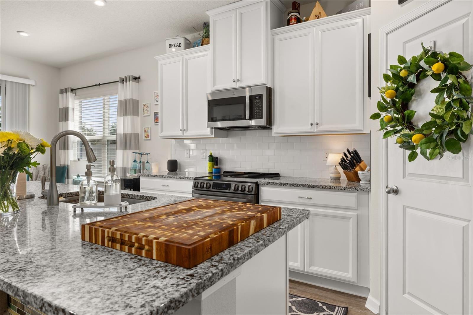 367 August Fern Loop Property Photo 8