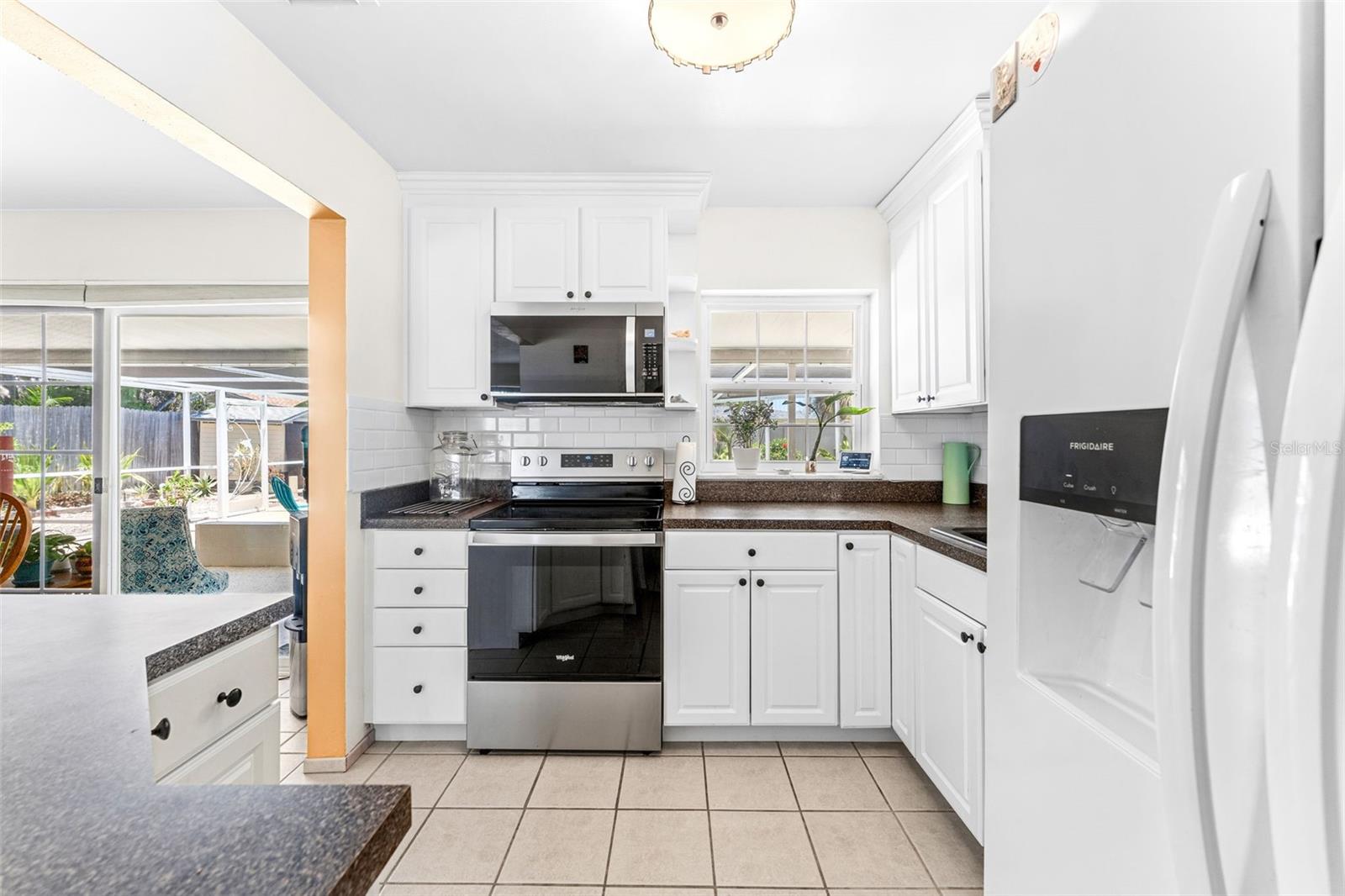 341 W Dover St Property Photo 12