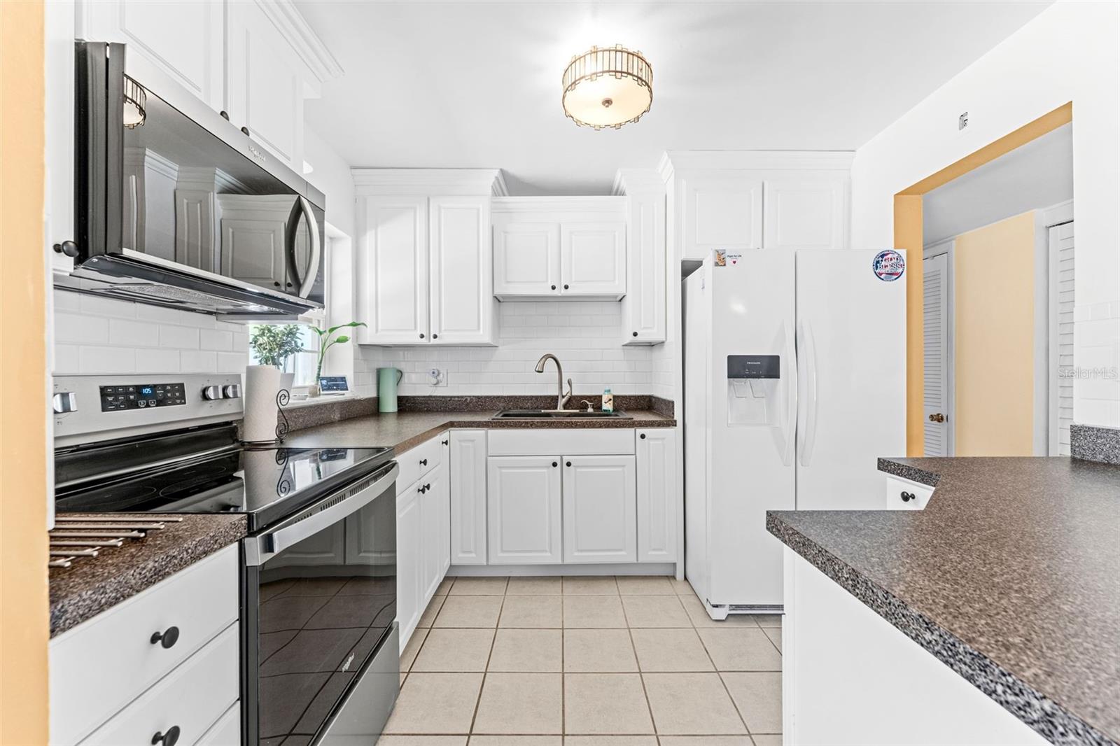 341 W Dover St Property Photo 13