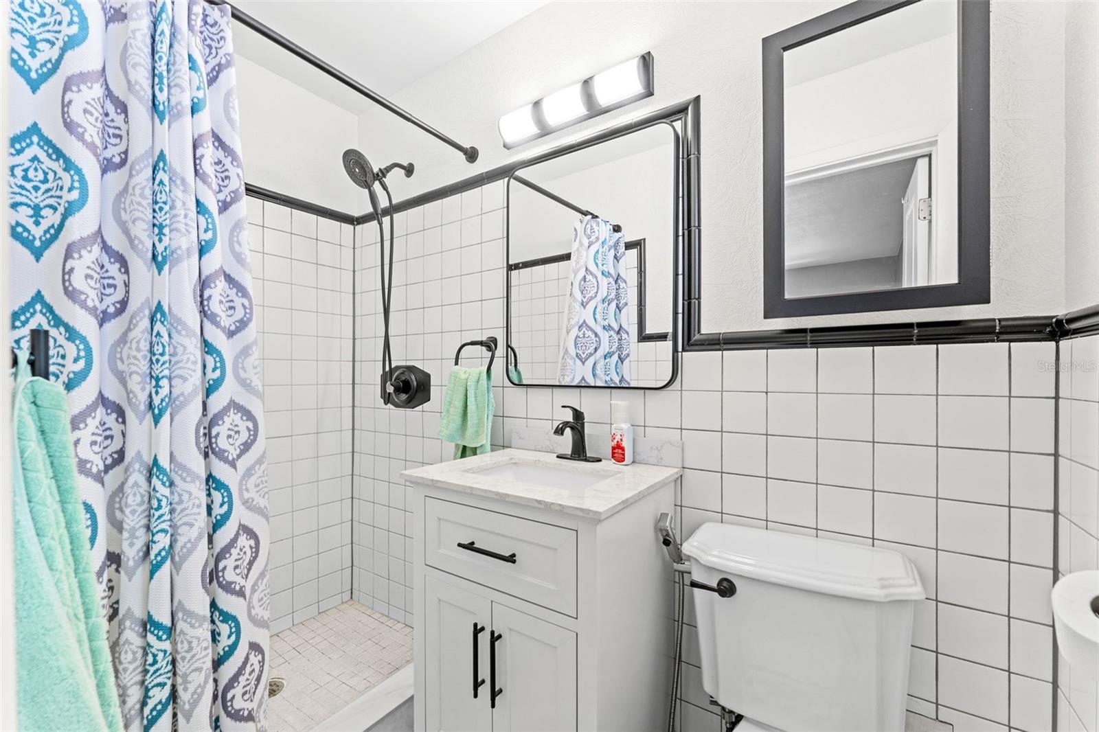 341 W Dover St Property Photo 16