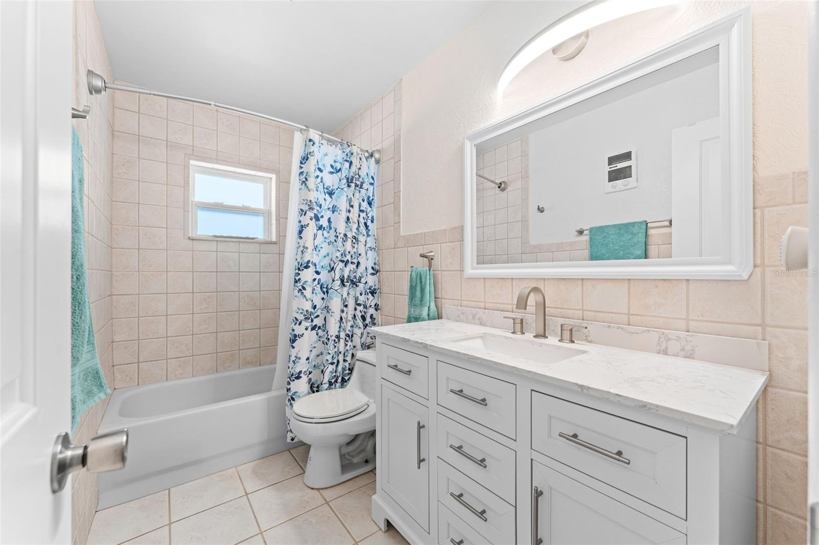 341 W Dover St Property Photo 19
