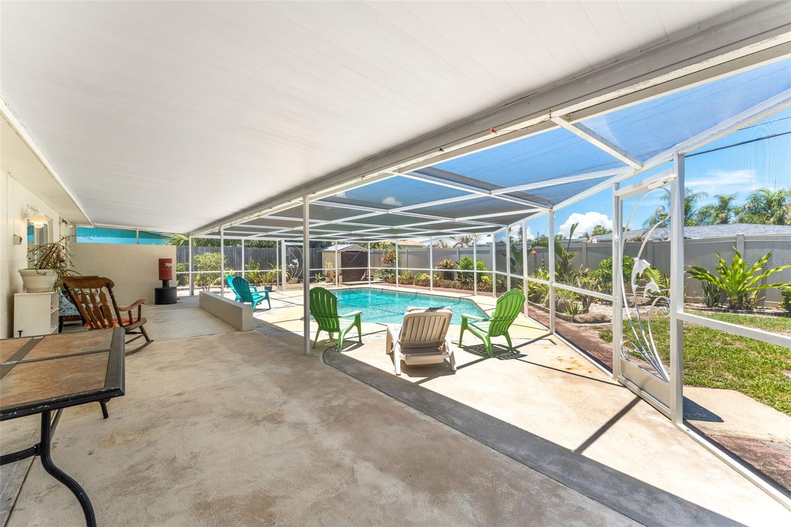 341 W Dover St Property Photo 23