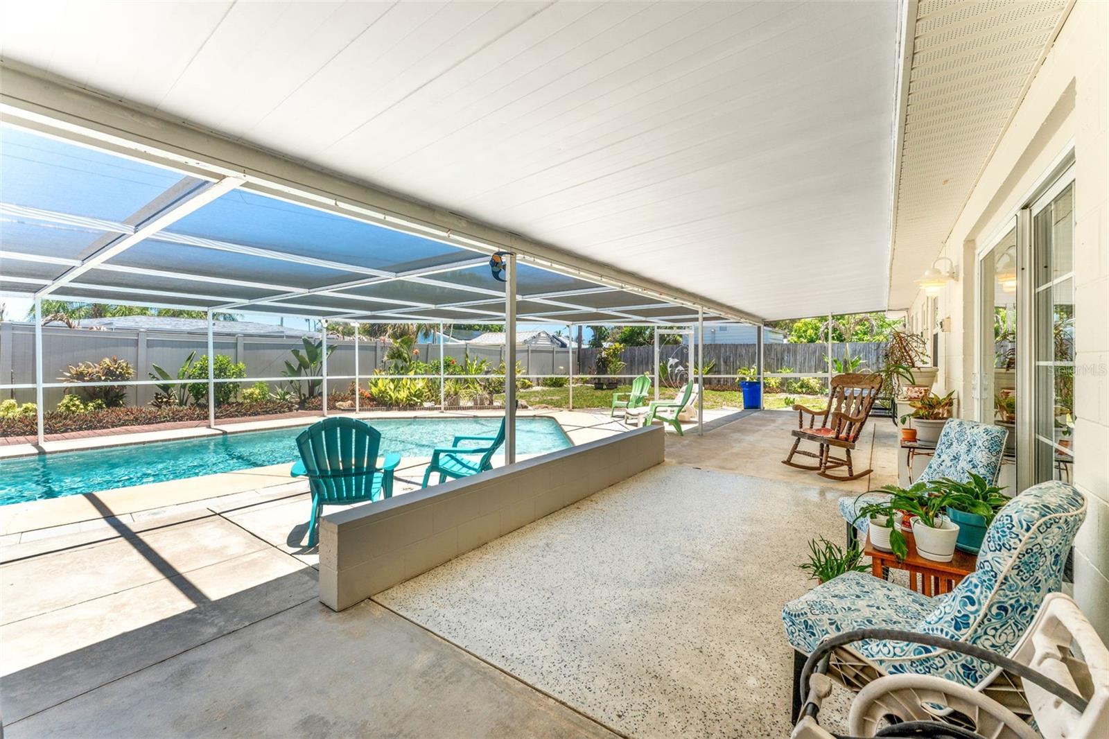 341 W Dover St Property Photo 24