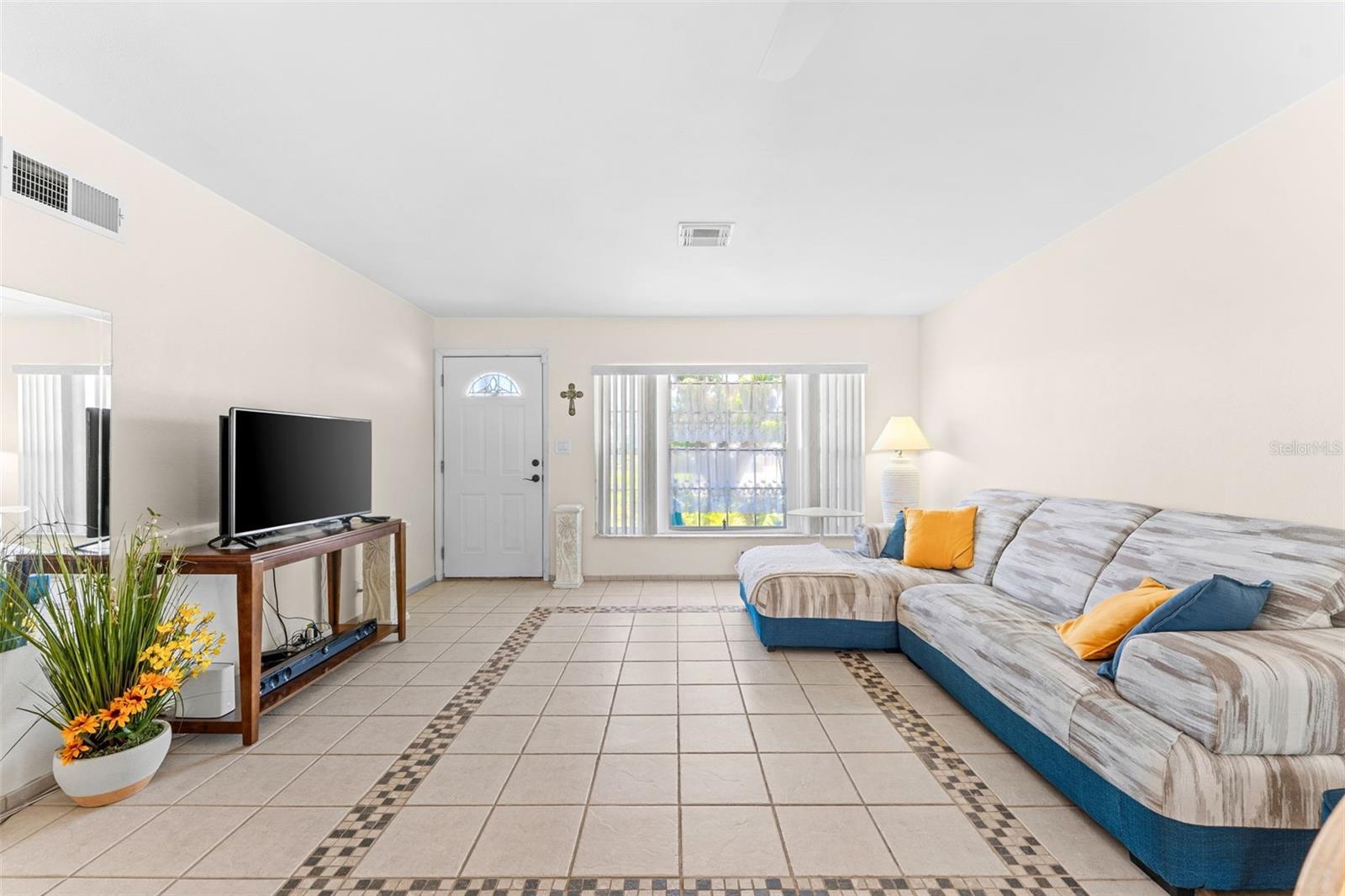 341 W Dover St Property Photo 39