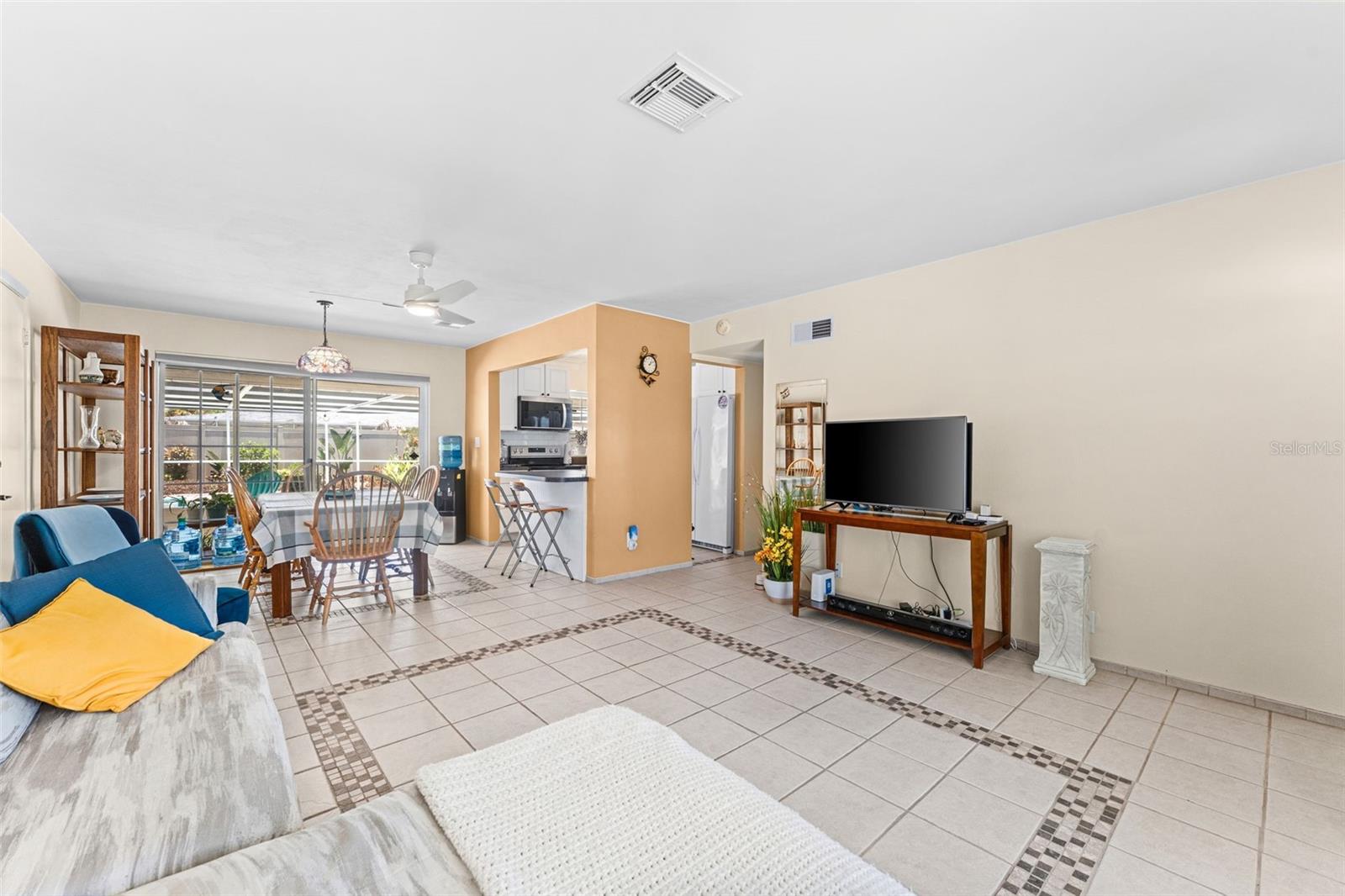 341 W Dover St Property Photo 41