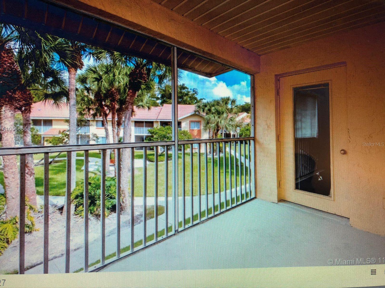 1040 Coral Springs Clb #1040 Property Photo 7