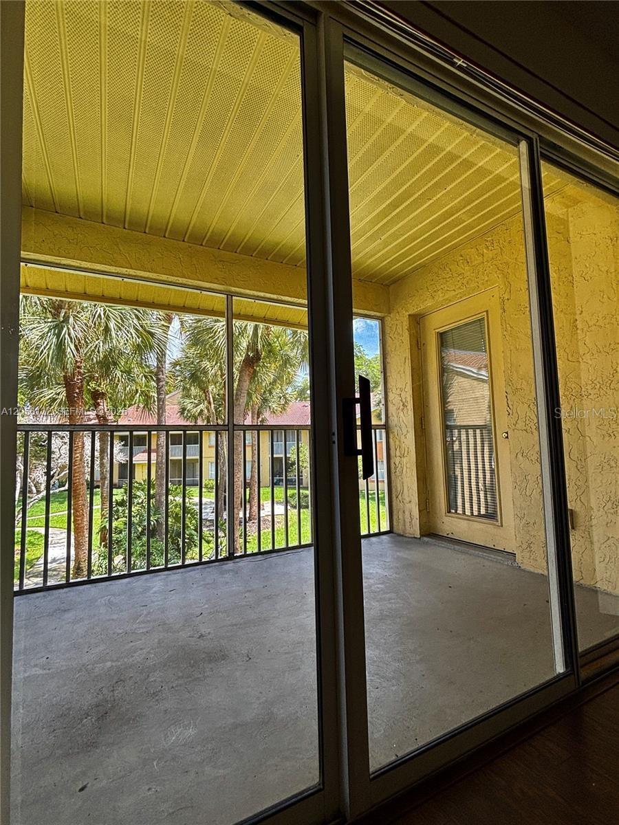 1040 Coral Springs Clb #1040 Property Photo 8