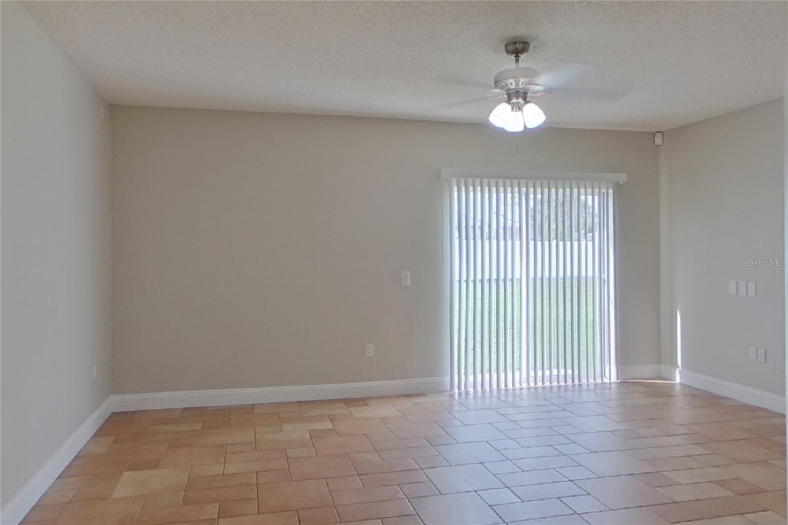 O6419835 Property Photo 4