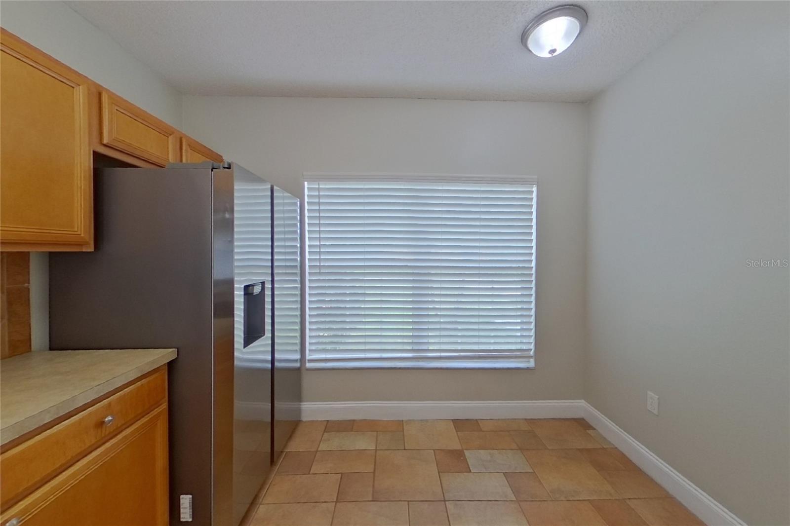 O6419835 Property Photo 6