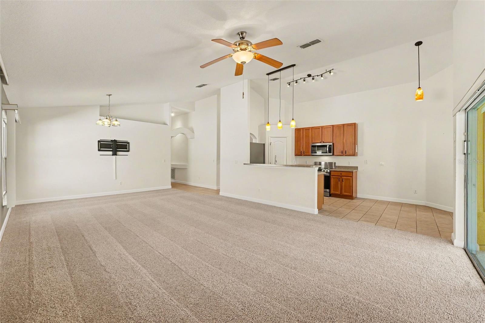 131 Old Bridge Cir Property Photo 6