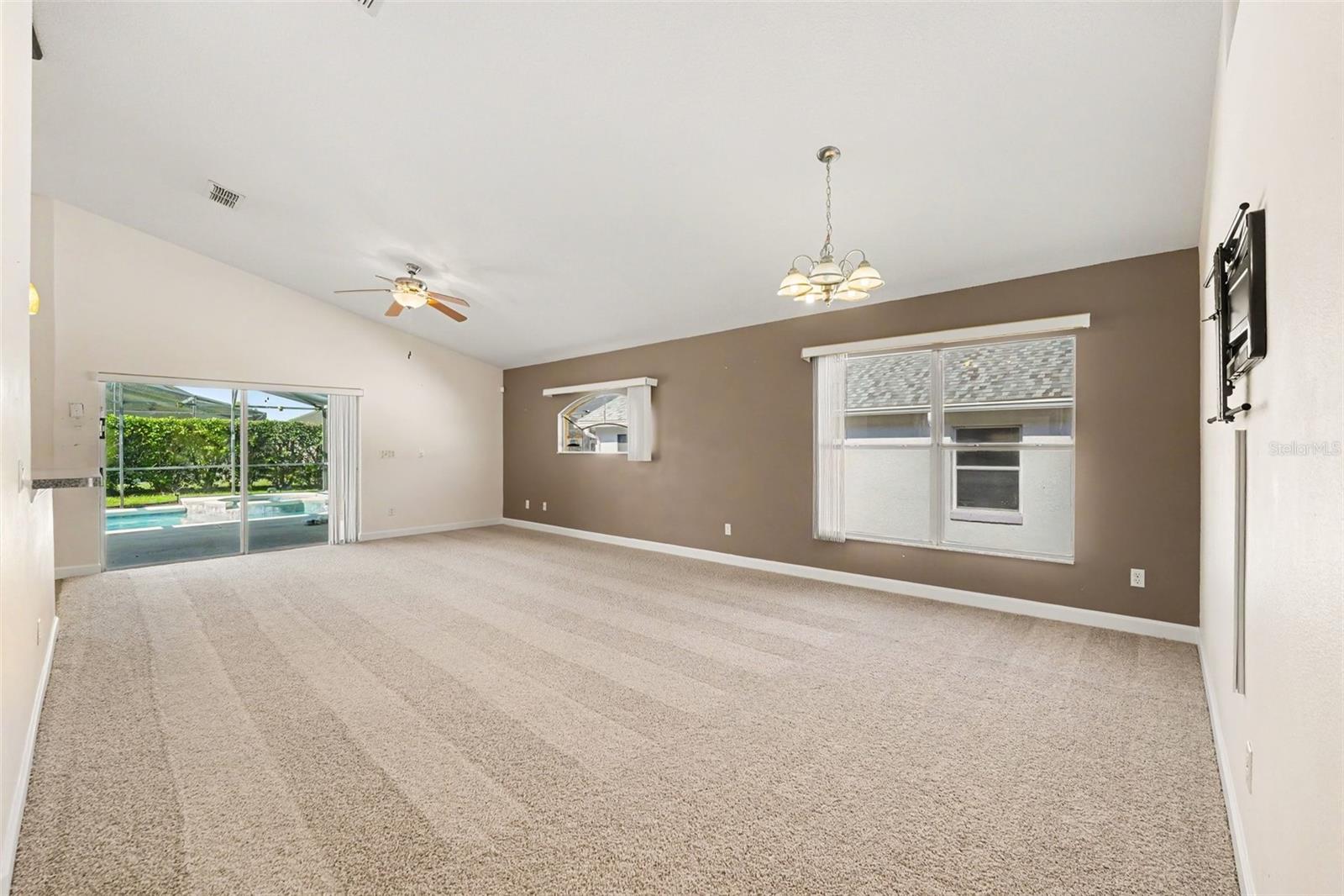 131 Old Bridge Cir Property Photo 10