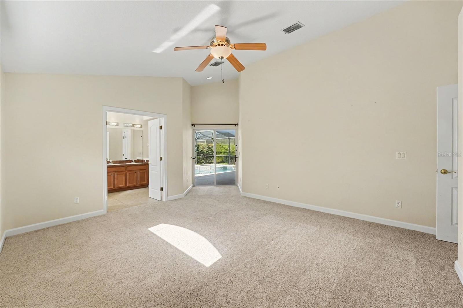 131 Old Bridge Cir Property Photo 12