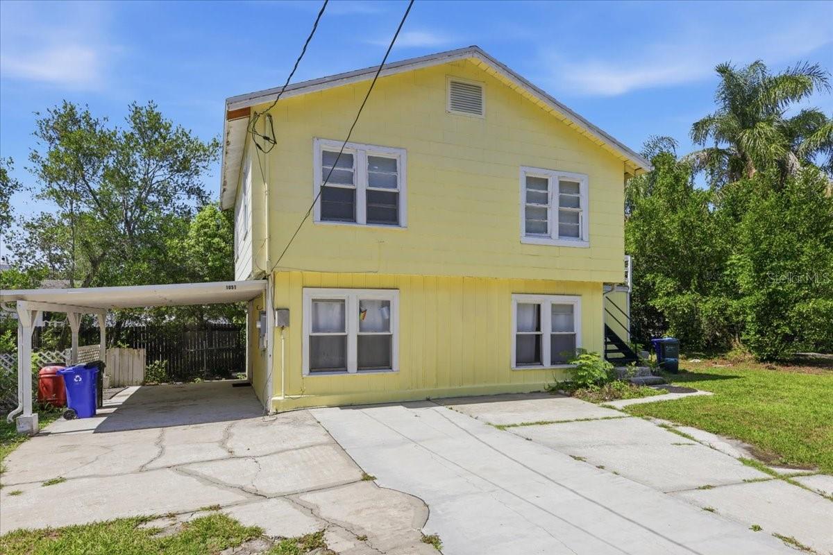 1049 Monroe St Property Photo 3