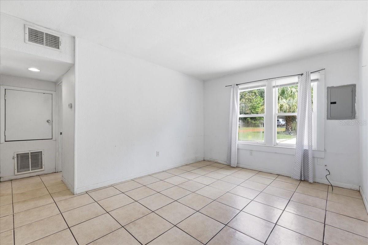 1049 Monroe St Property Photo 21