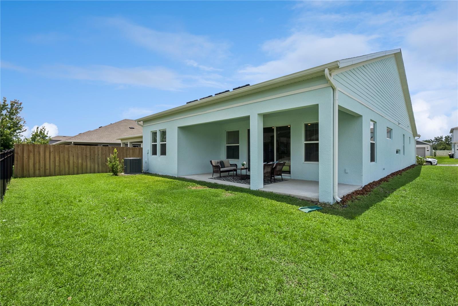 19307 Banfield Pl Property Photo 3