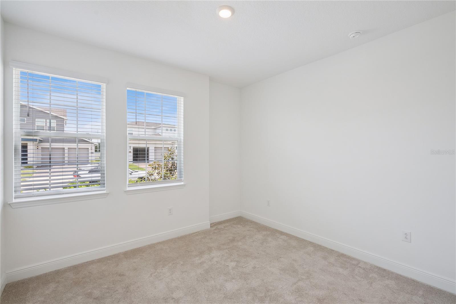 19307 Banfield Pl Property Photo 31