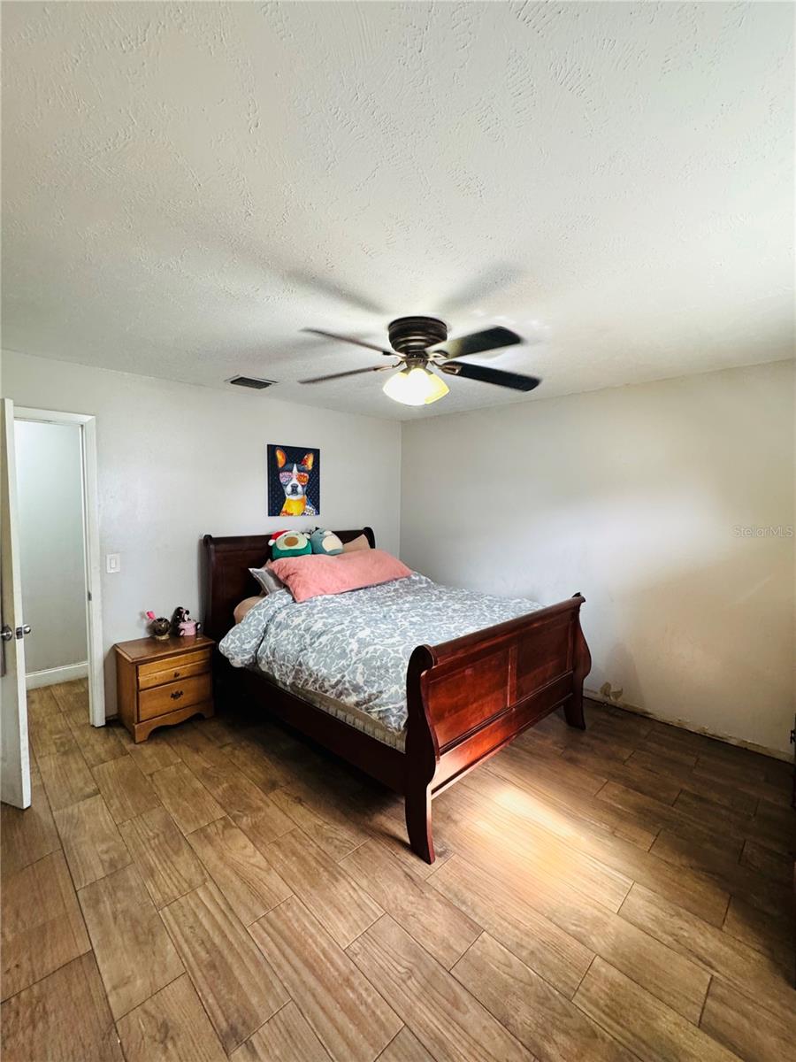 1221 Leeway Ave Property Photo 8