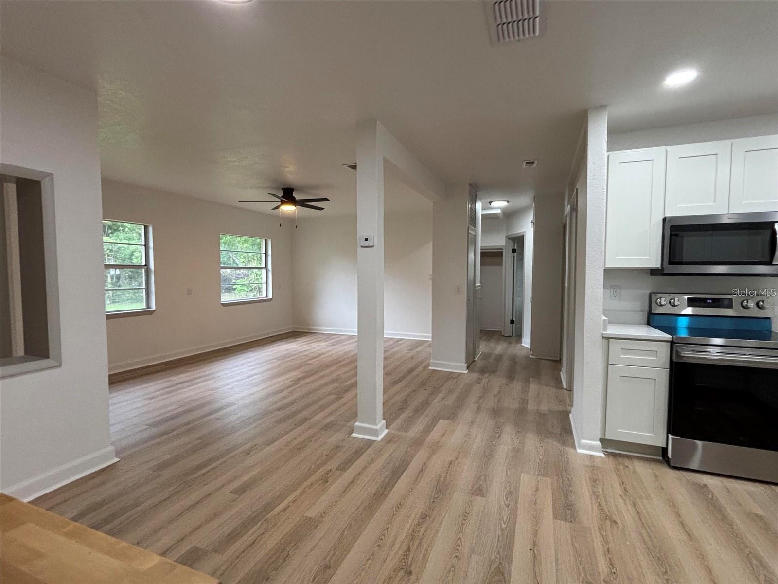 2035 Voltaire St Property Photo 8