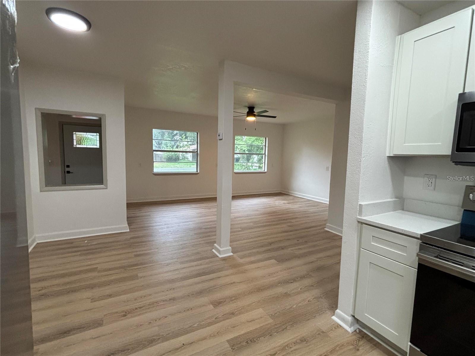 2035 Voltaire St Property Photo 9