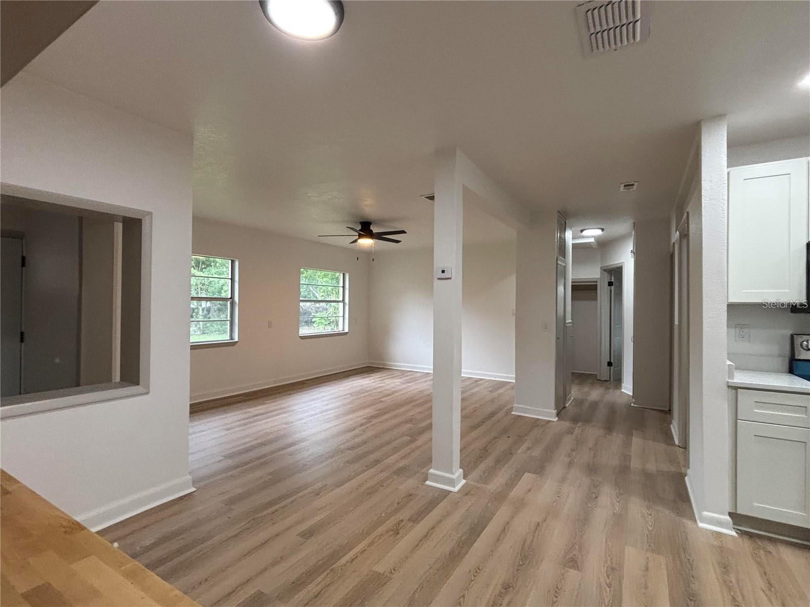 2035 Voltaire St Property Photo 11