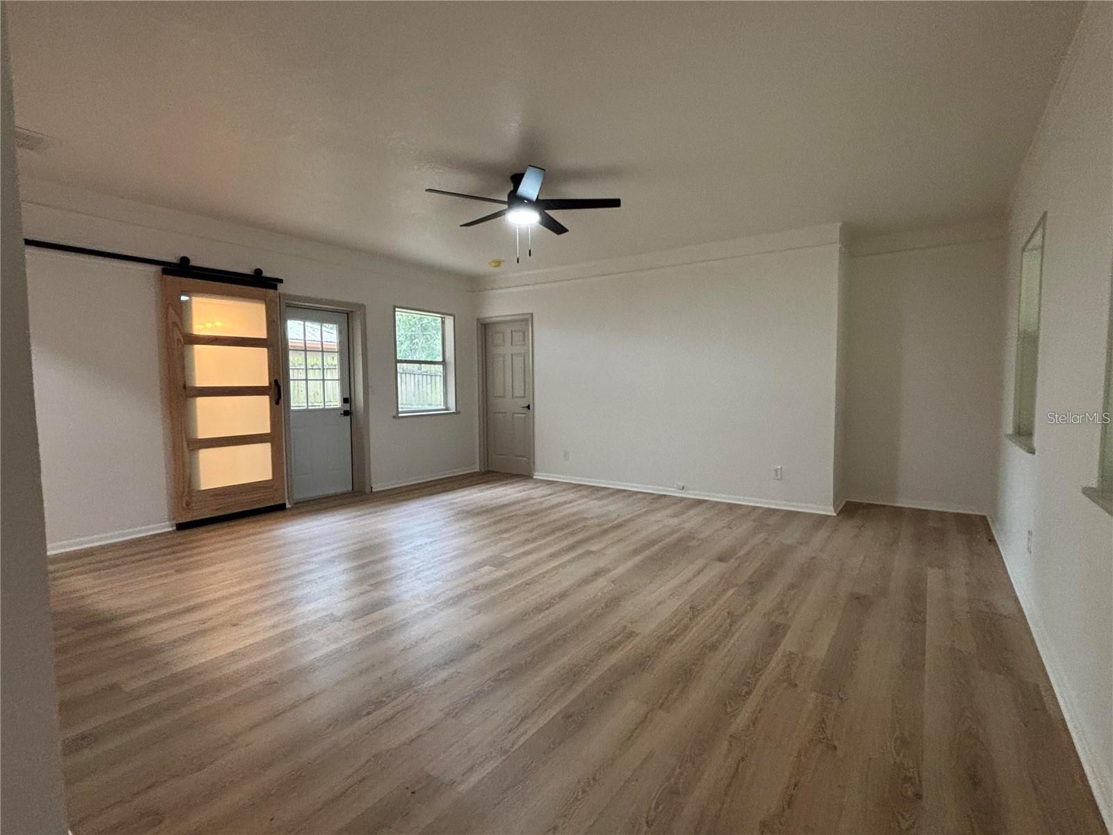 2035 Voltaire St Property Photo 12