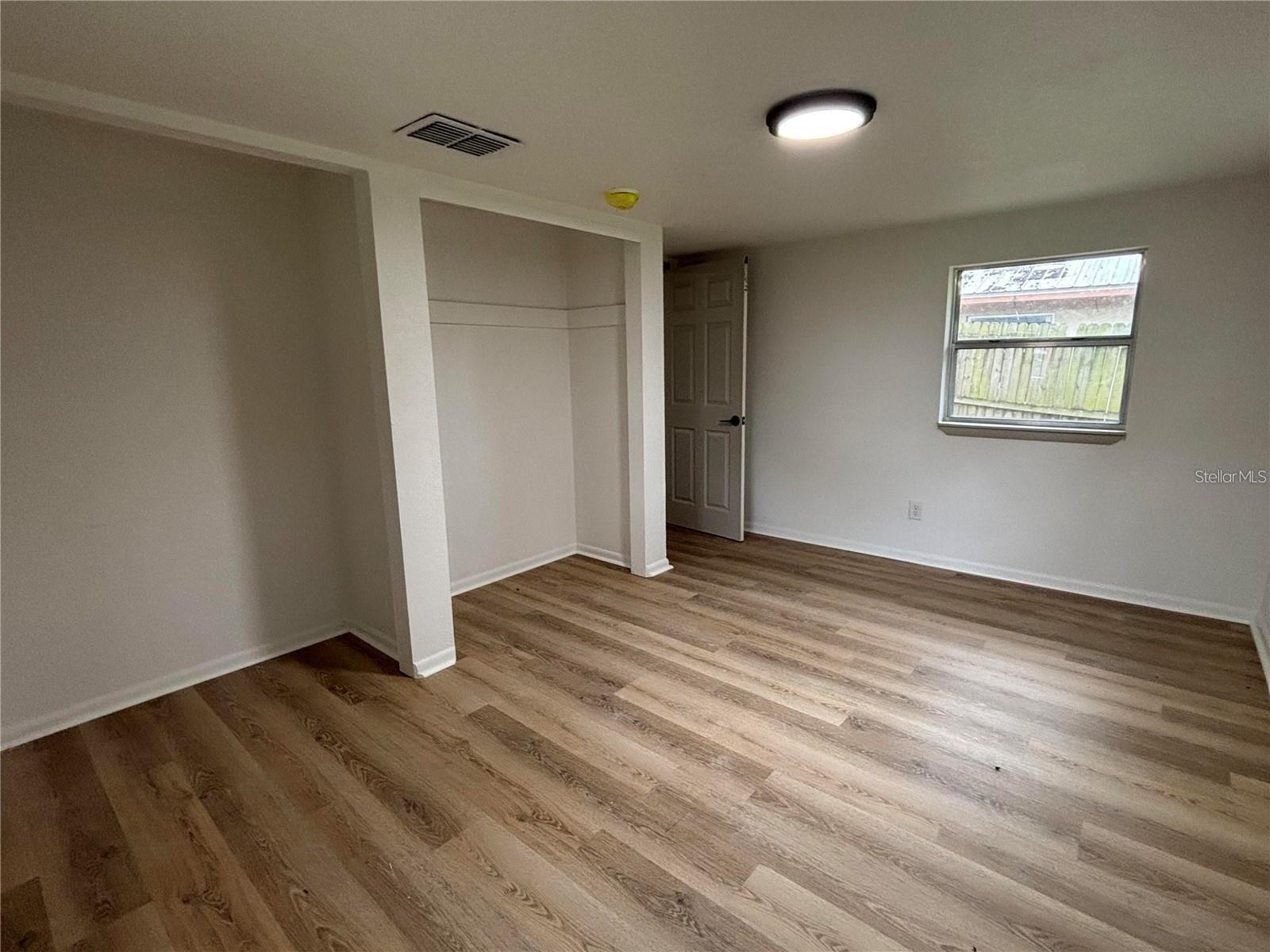 2035 Voltaire St Property Photo 21