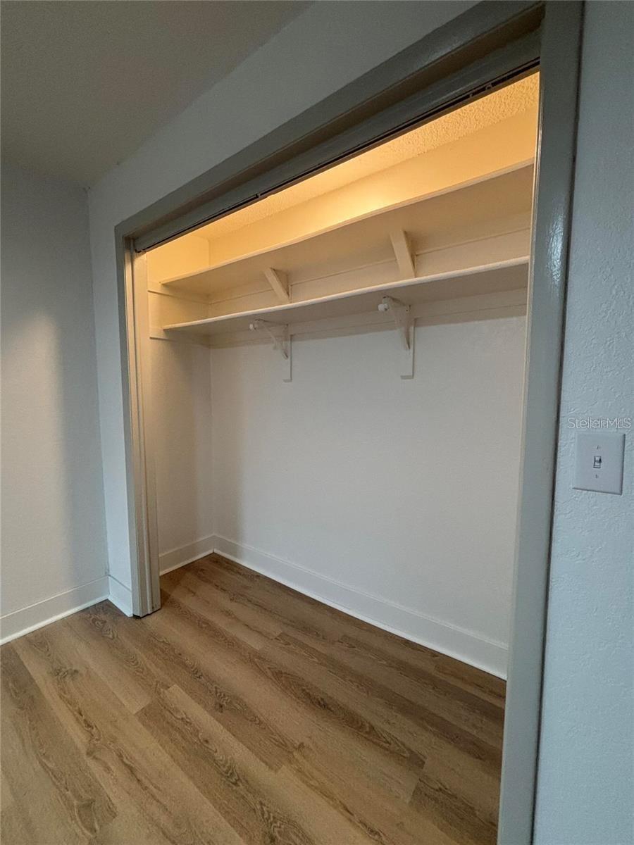 2035 Voltaire St Property Photo 24