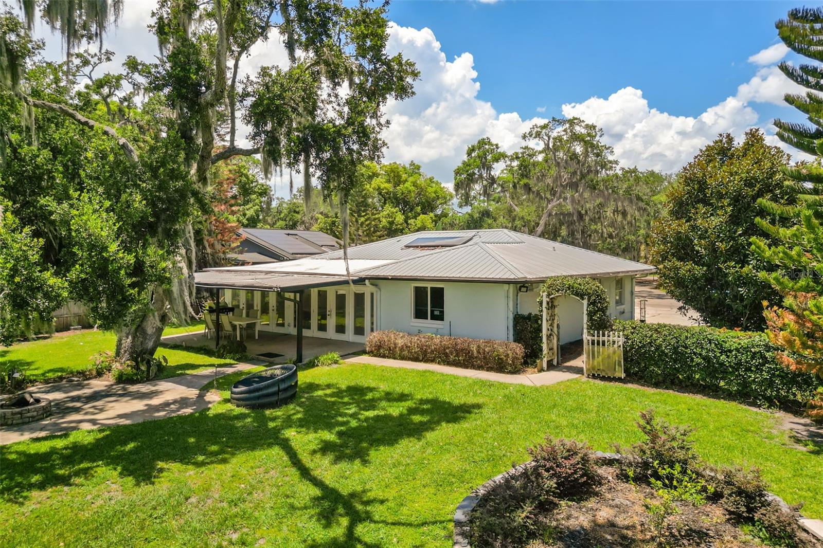 5497 Alandale Ct Property Photo 7
