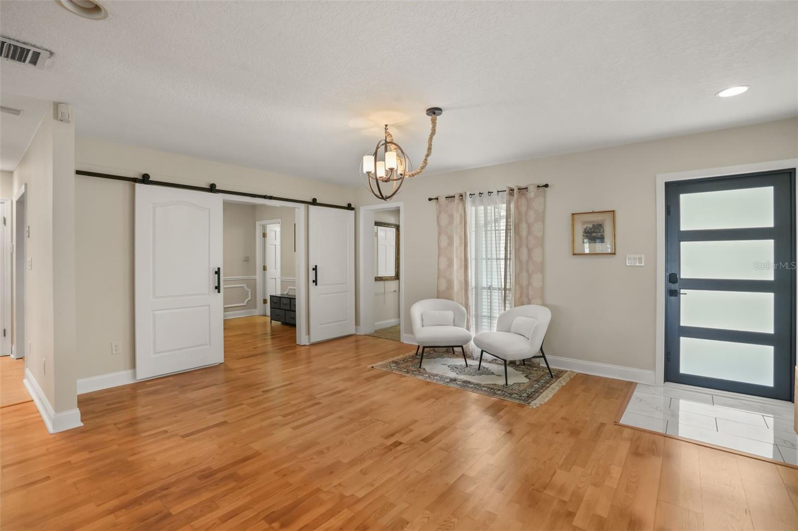 5497 Alandale Ct Property Photo 9
