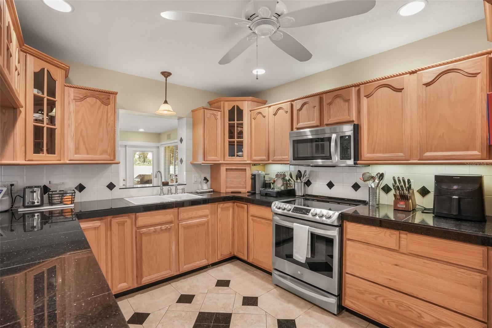 5497 Alandale Ct Property Photo 17