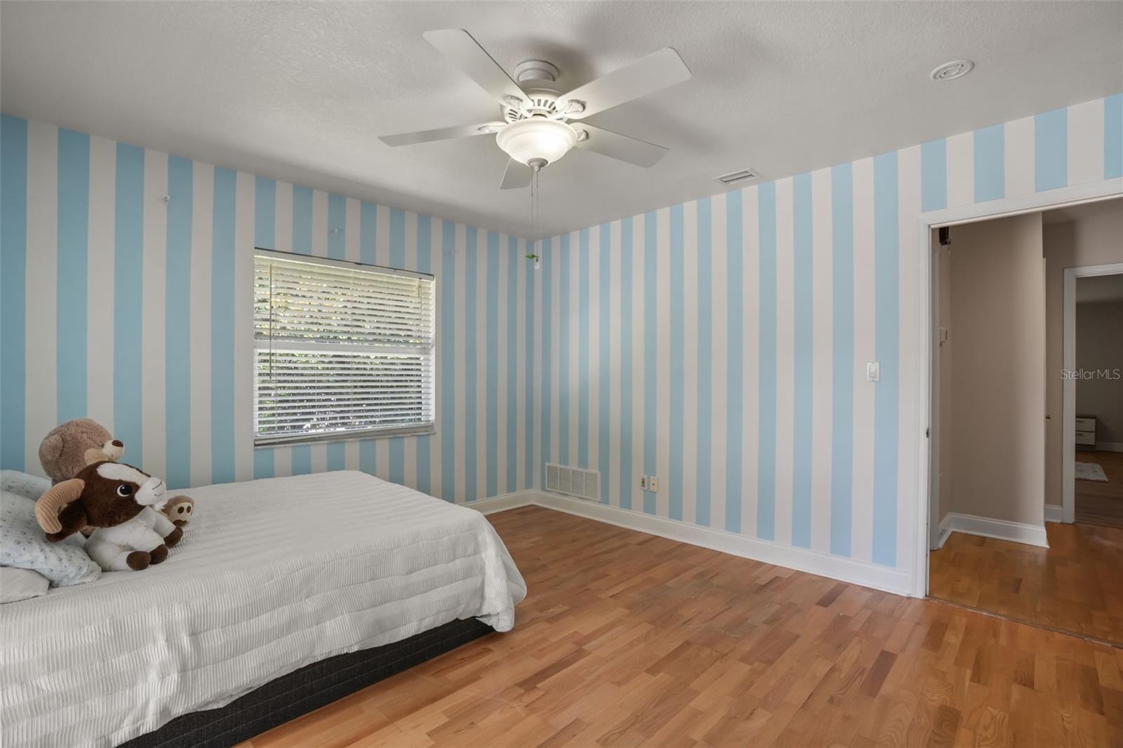 5497 Alandale Ct Property Photo 29