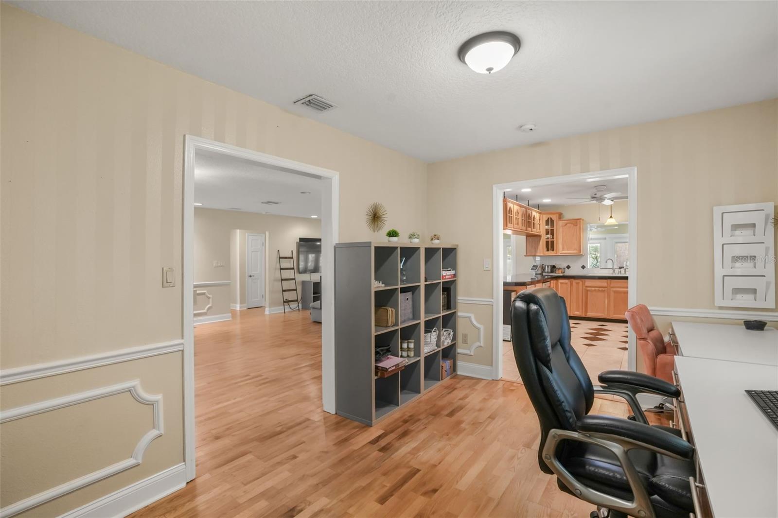 5497 Alandale Ct Property Photo 33