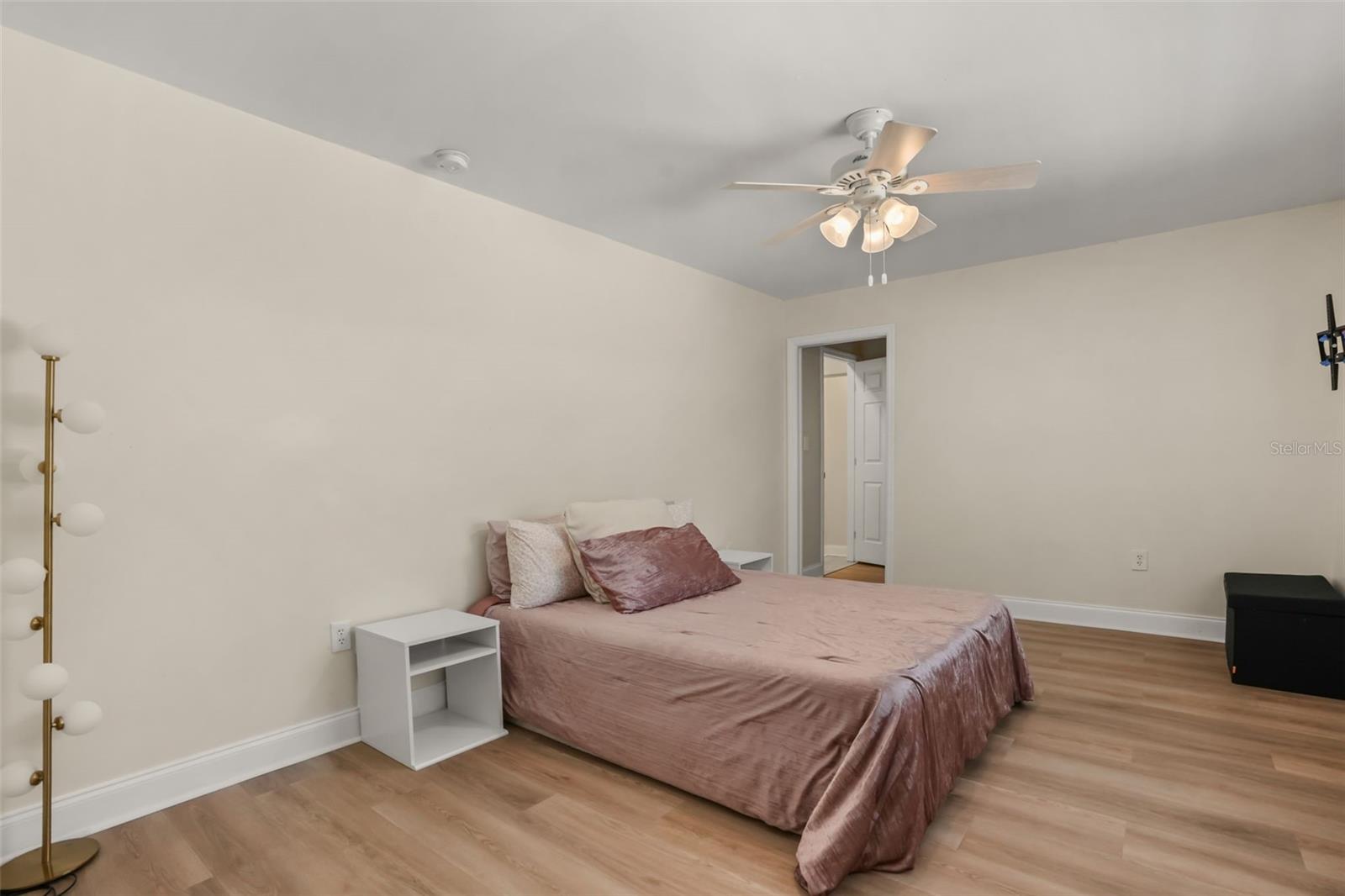 5497 Alandale Ct Property Photo 34