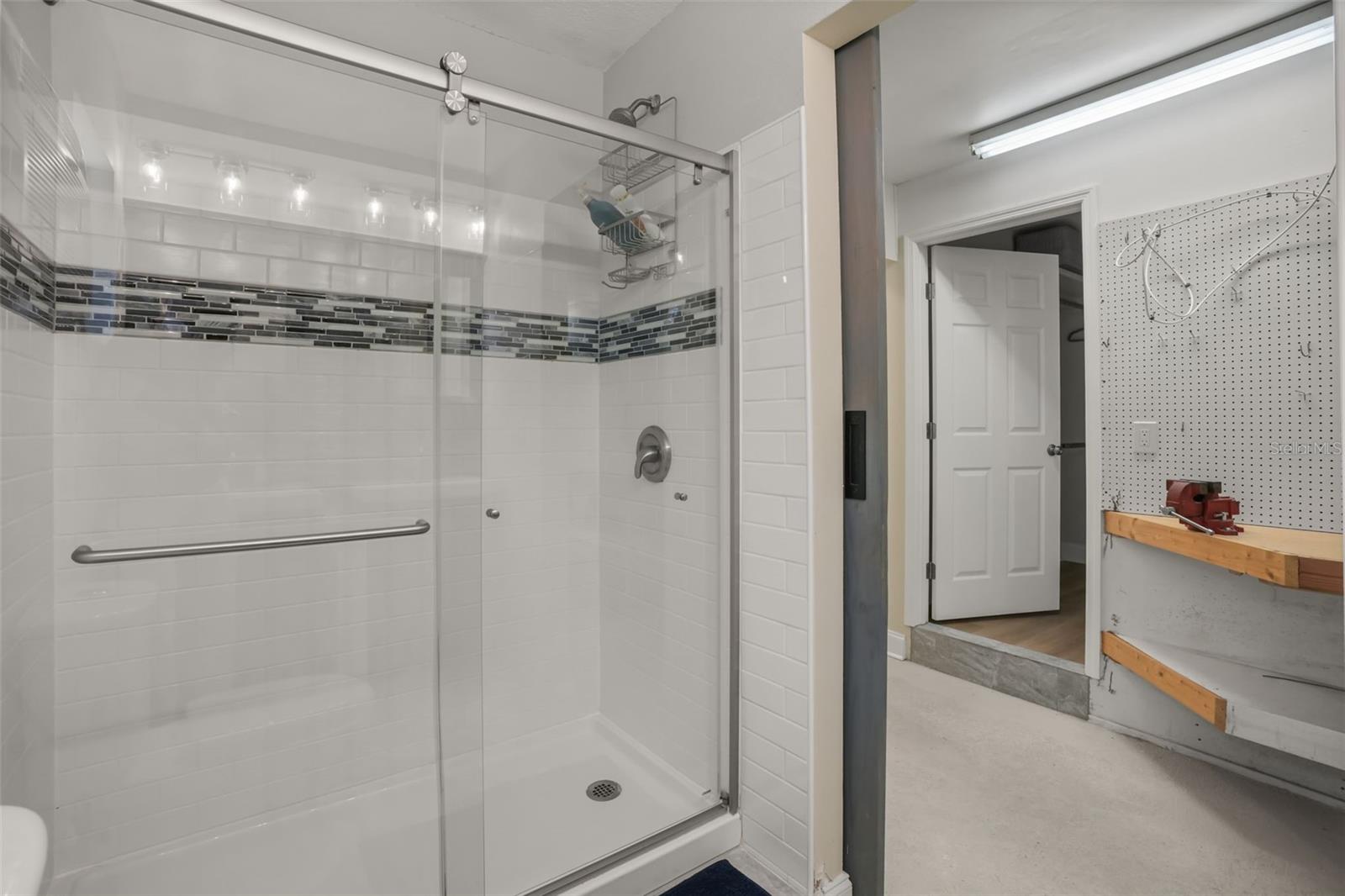 5497 Alandale Ct Property Photo 38